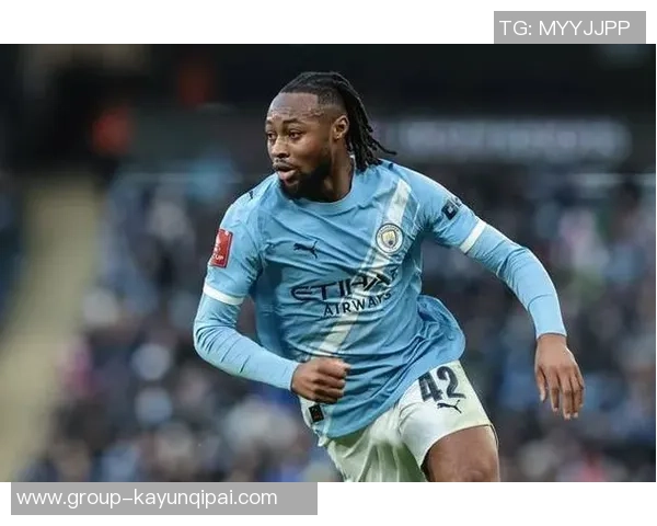 福登称赞塞梅尼奥身体对抗能力强大左右脚均衡是门前威胁的关键